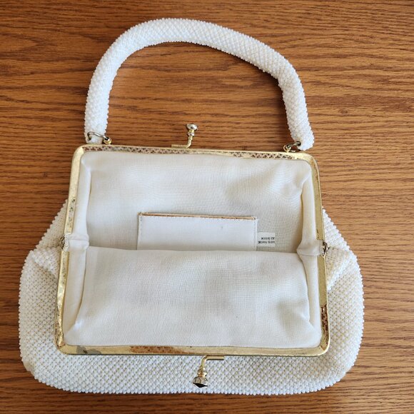 VINTAGE 1960-S BEADED BAG WITH FLOWER DESIGN. - Picture 5 of 10